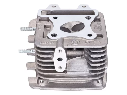 Hengerfej, szelepekkel együtt Piaggio 50cc 4T 2V hengerfejhez