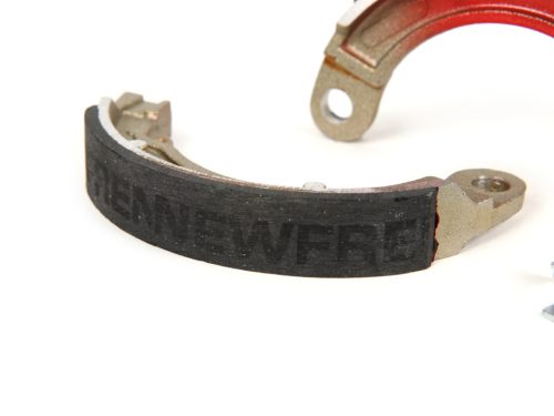 Fékpofák BGM PRO Ř=127x20 mm fékdobhoz BGM5310 Vespa 8' hátsó, 1 szerelés, Vespa Wideframe V1T-től V15T-ig (h), V30T-től V33T-ig (h), VM (h), VN (h), VL (h), VB (h), VNA1T-VNA2T (h), VNB1T-től VNB3T-ig (h), VBA1T (h), VBB1T (h)