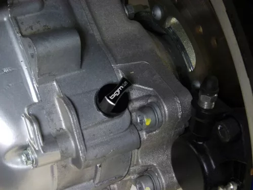 Készlet-olajbetöltő csavarok mérőpálcával BGM PRO, motorolaj + sebességváltó olaj Piaggio Leader/Quasar Vespa ET4, LX, LXV, S, GT, GTS, GTV, GTL 125-300cc fekete eloxált.