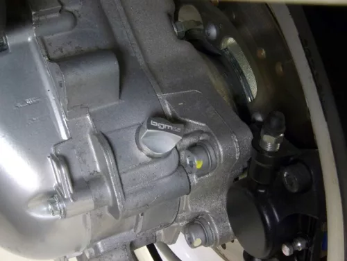 Készlet olajbetöltő dugó mérőpálcával BGM PRO, motorolaj + sebességváltó olaj Piaggio Leader/Quasar Vespa ET4, LX, LXV, S, GT, GTS, GTV, GTL 125-300ccm ezüst eloxáltan