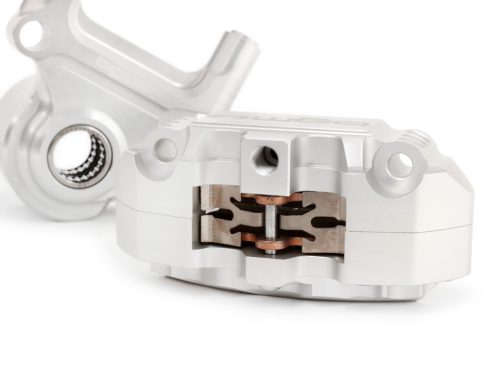 Első féknyereg féknyeregtartóval együtt BGM PRO, CNC Touring, 4 dugattyús, radiális rögzítés Fékdob típus LML LML LML, Stella, Star ezüst