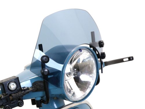 Szélvédő fekete konzolokkal Moto Nostra w=340mm, h=105mm Vespa PX80, PX125, PX150, PX200, LML 125/150 Star/Stella szürke színű, sötétített szürke szélvédő