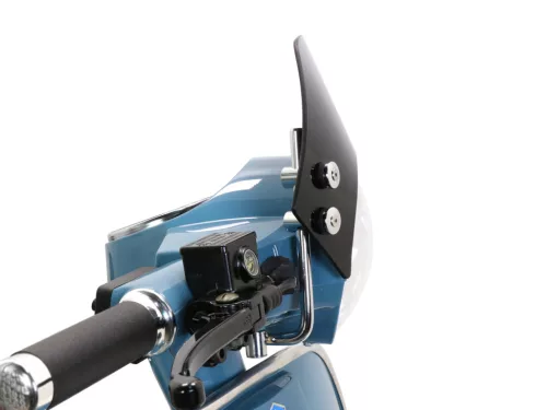 Szélvédő krómozott tartókonzolokkal Moto Nostra w=340mm, h=105mm Vespa PX80, PX125, PX150, PX200, LML 125/150 Star/Stella fekete színű