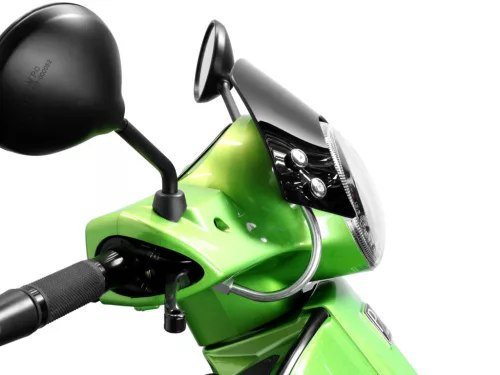 Szélvédő krómozott tartókonzolokkal Moto Nostra w=340mm, h=105mm Vespa GT, GTL, GTS, GTS Super 125-300cc fekete színezett üveggel