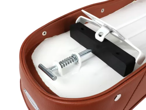 Ülés BGM PRO Pegasus pajzzsal és szegecsekkel Lambretta LI, LI S, SX, TV, DL, GP világosbarna