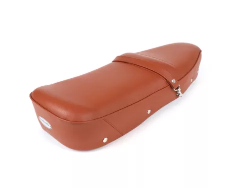 Ülés BGM PRO Pegasus pajzzsal és szegecsekkel Lambretta LI, LI S, SX, TV, DL, GP világosbarna