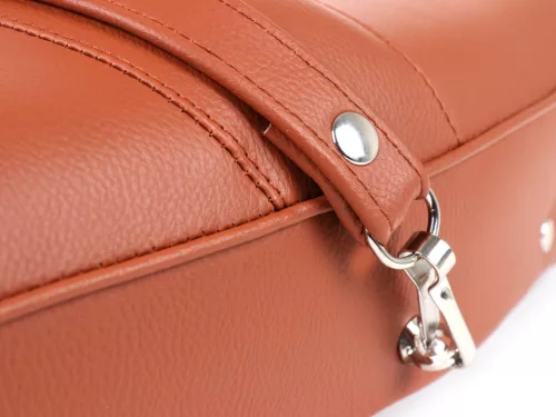 Ülés BGM PRO Pegasus pajzzsal és szegecsekkel Lambretta LI, LI S, SX, TV, DL, GP világosbarna