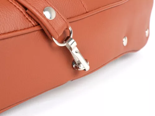 Ülés BGM PRO Pegasus pajzzsal és szegecsekkel Lambretta LI, LI S, SX, TV, DL, GP világosbarna