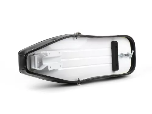 Ülés BGM PRO Pegasus pajzzsal és szegecselt Lambretta LI, LI S, SX, TV, DL, GP fekete