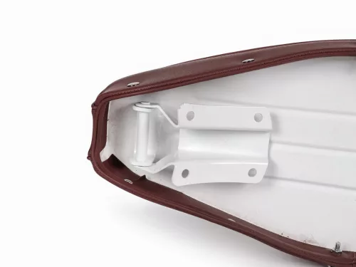 Ülés BGM PRO Pegasus pajzzsal és szegecsekkel Lambretta LI, LI S, SX, TV, DL, GP barna