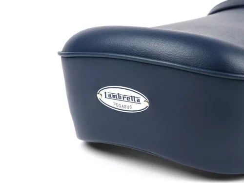 Ülés BGM PRO Pegasus pajzzsal és szegecsekkel Lambretta LI, LI S, SX, TV, DL, GP kék