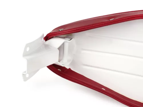 Ülés BGM PRO Pegasus pajzzsal és szegecsekkel Lambretta LI, LI S, SX, TV, DL, GP piros