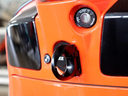 Moto Nostra CNC csomagtartóhorog, fényes fekete Vespa GT, GTS, GTV, GTL, GTL, S 50-300ccm