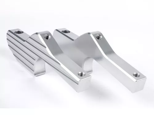 Lábtartó adapter az anyósüléshez Moto Nostra CNC, ezüst Vespa GT, GTL, GTS, GTV 125-300