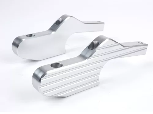 Lábtartó adapter az anyósüléshez Moto Nostra CNC, ezüst Vespa GT, GTL, GTS, GTV 125-300