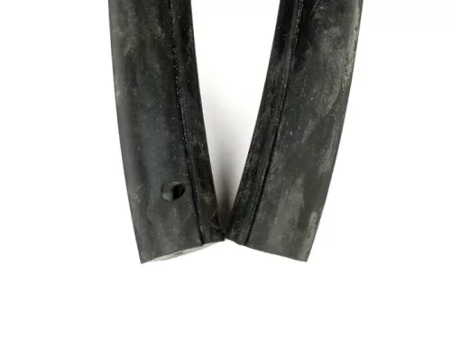 Oldalsó motorháztető gumi BGM Original Vespa PX, Vespa T5 125ccm fekete / jobbra