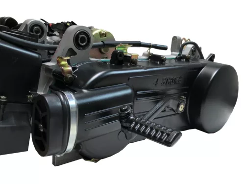 Motor komplett hosszú blokk - hátsó dobfék, 835mm hajtószíj - GY6 125/150cc 152/157QMI/QMJ