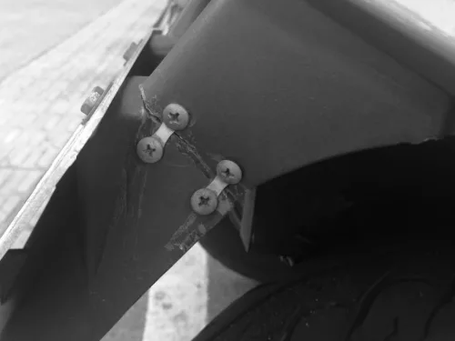 Idom csavar / javító szett - 12 horony-fej csavarok (kereszt mélyedés), 6 összekötő bal - univerzális